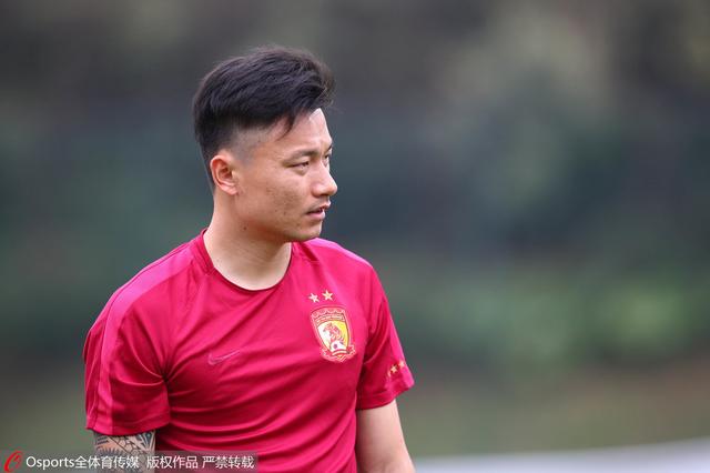 今日焦点战预告16:45 澳超赛场 悉尼FC VS 惠灵顿凤凰 惠灵顿凤凰强势出击能否在客场全身而退？01:30 意甲赛事 那不勒斯 VS 蒙扎 那不勒斯欲在主场迎来反弹重返欧战区!02:45 葡超赛场 本菲卡 VS 法马利卡奥 本菲卡对榜首之位虎视眈眈，法马利卡奥客场之旅恐难以全身而退？03:45 意甲赛事 热那亚 VS 国际米兰 国米已连续多场赛事保持不败，火“热”势头欲继续延续？ 事件那不勒斯后卫纳坦肩膀脱臼，马扎里：队医说他将缺席一个半月那不勒斯主帅马扎里称，后卫纳坦因肩膀脱臼将缺席一个半月时间。